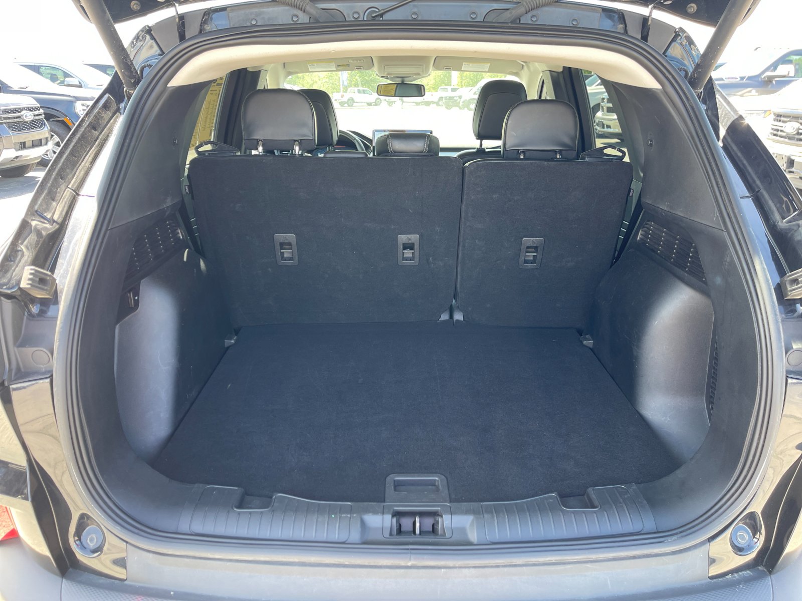 Used 2024  Ford Platinum image 17