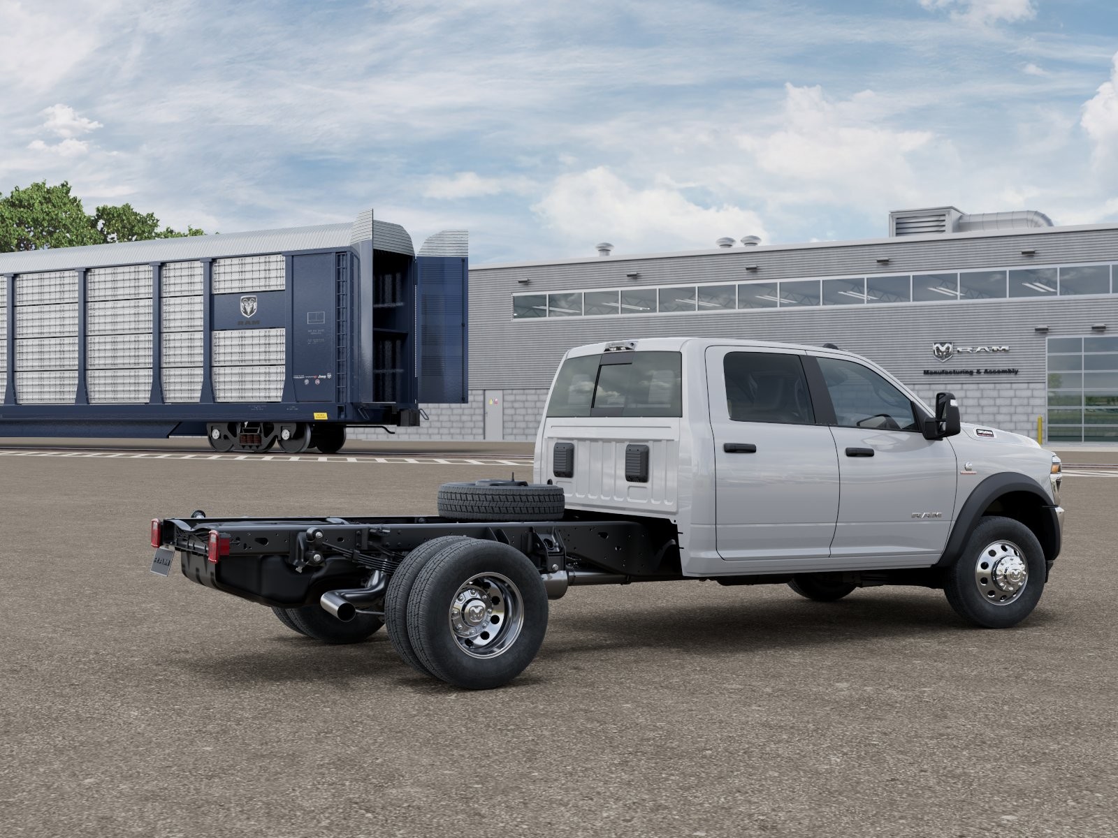 New 2026 Bright White Clearcoat RAM Tradesman image 4