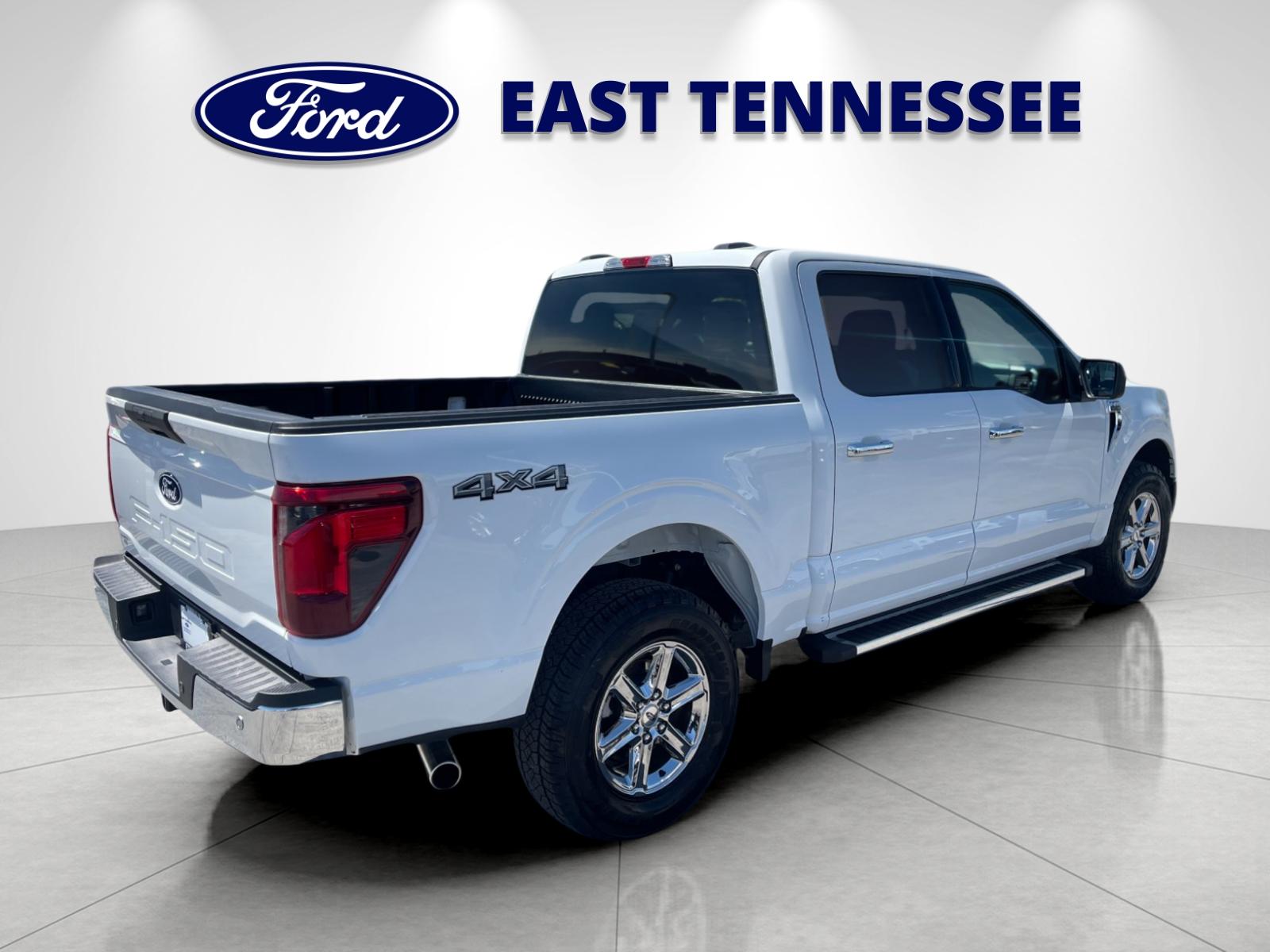 Used 2025 Oxford White Ford XLT image 3