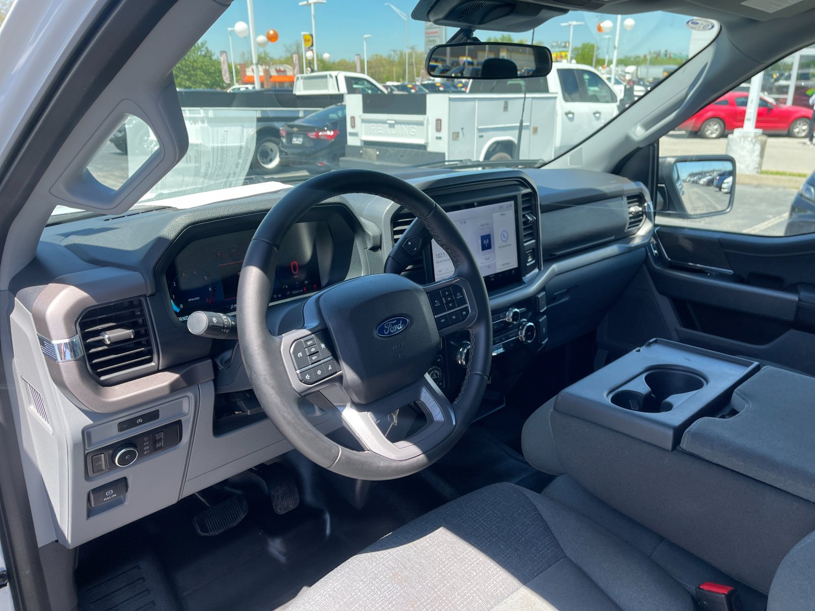 Used 2025 Oxford White Ford XLT image 11
