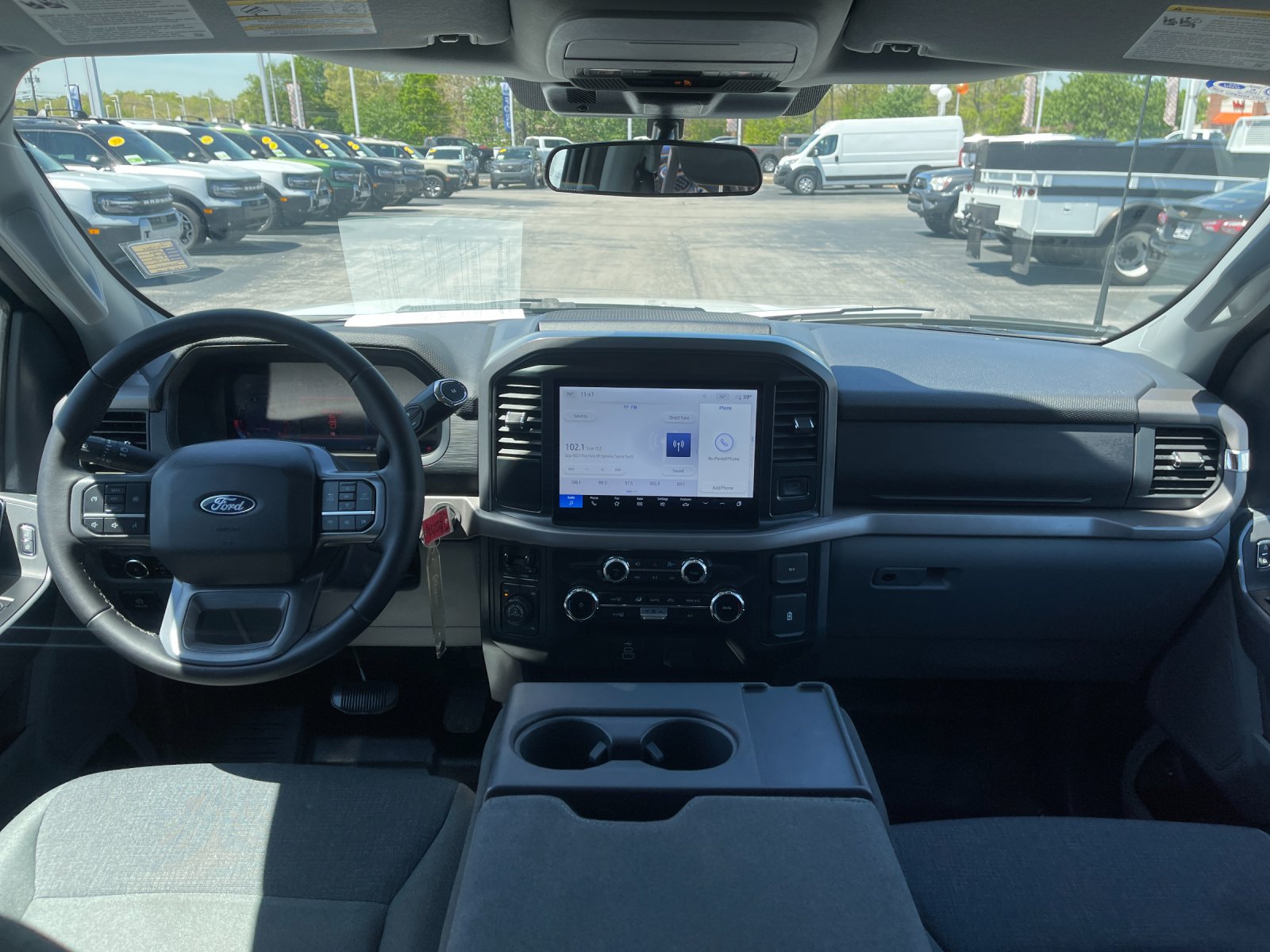 Used 2025 Oxford White Ford XLT image 15