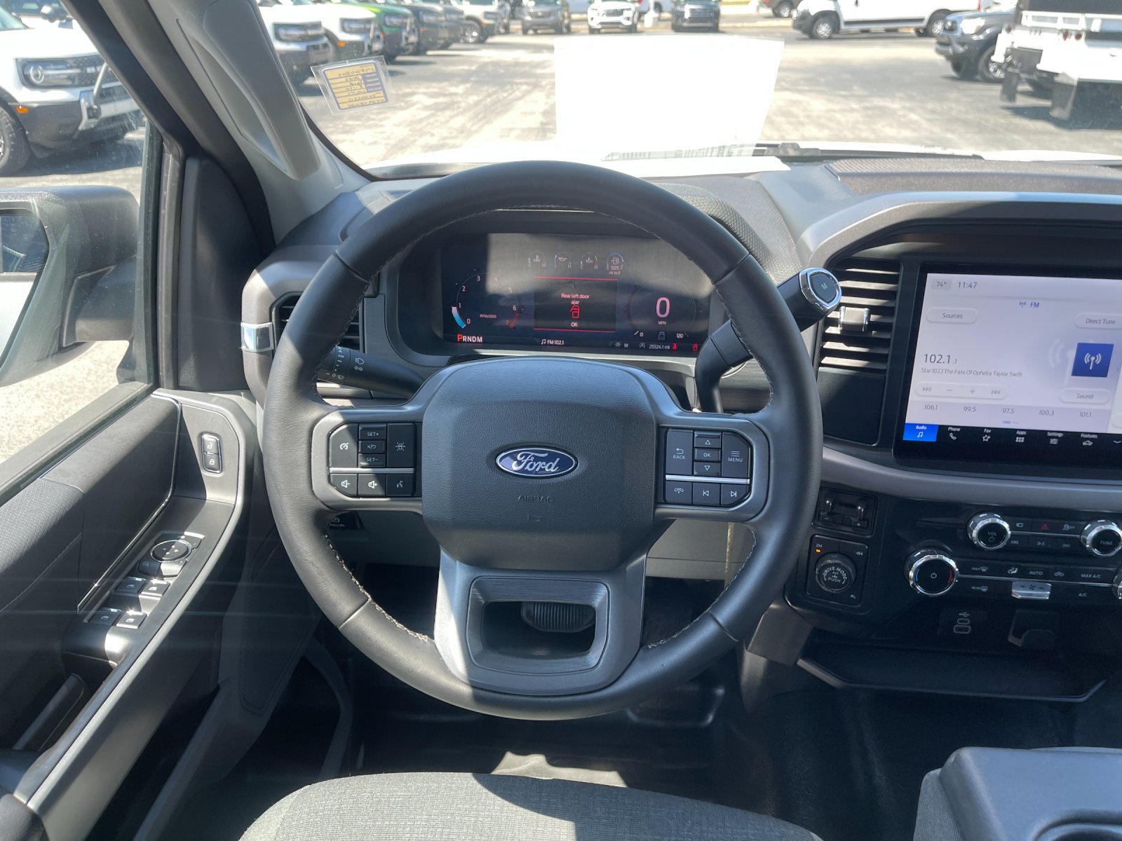 Used 2025 Oxford White Ford XLT image 16