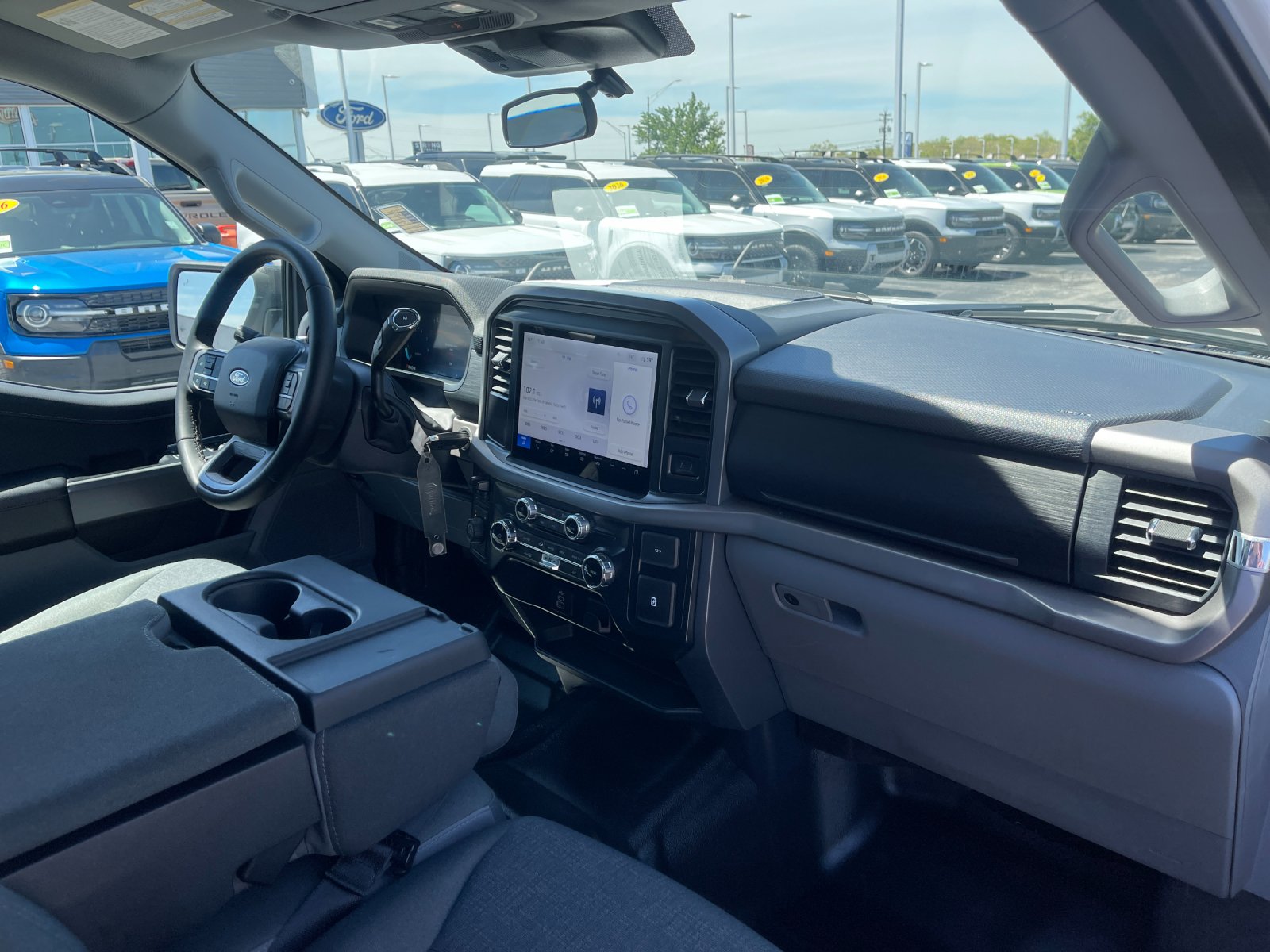 Used 2025 Oxford White Ford XLT image 17