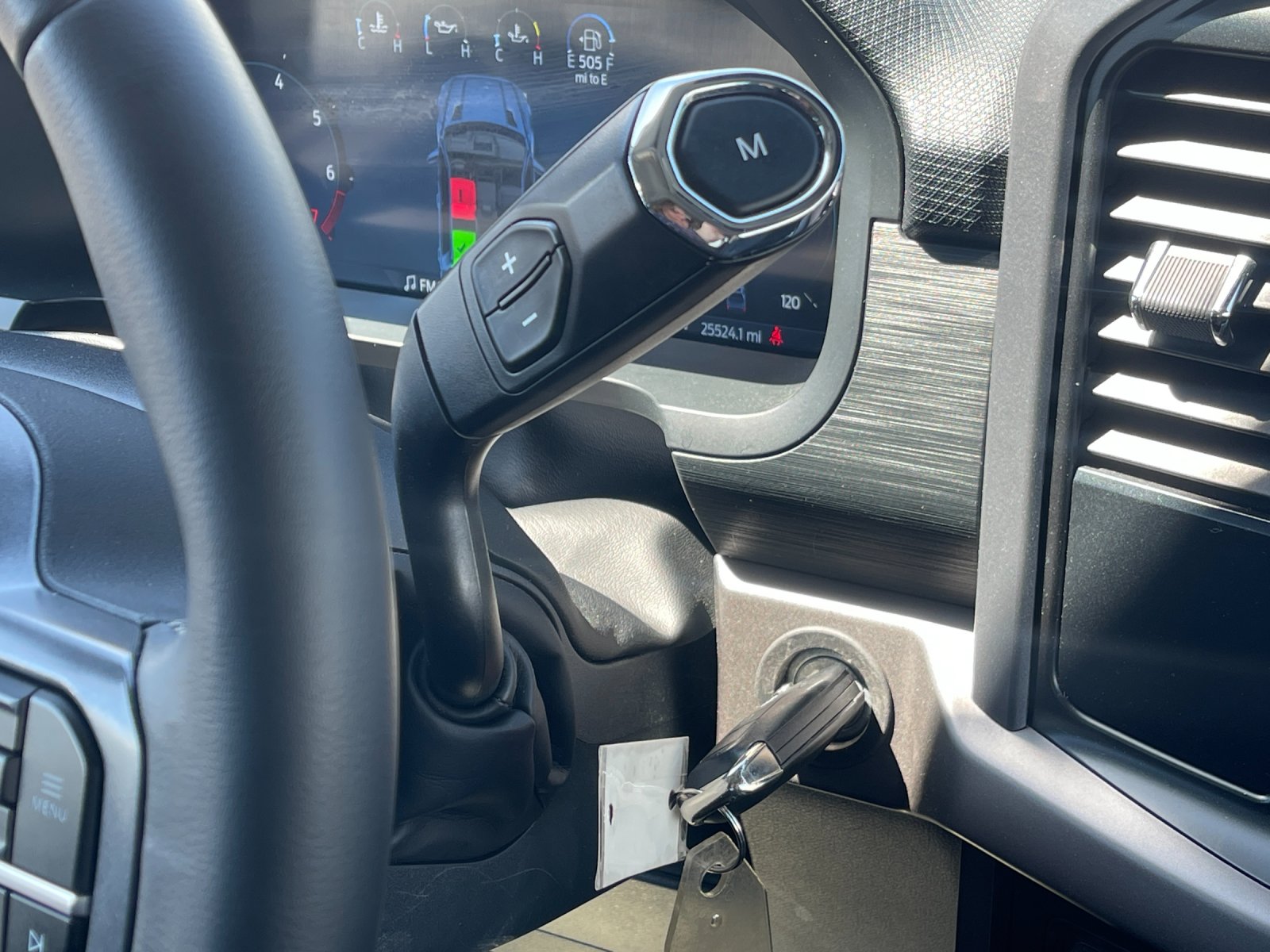 Used 2025 Oxford White Ford XLT image 22
