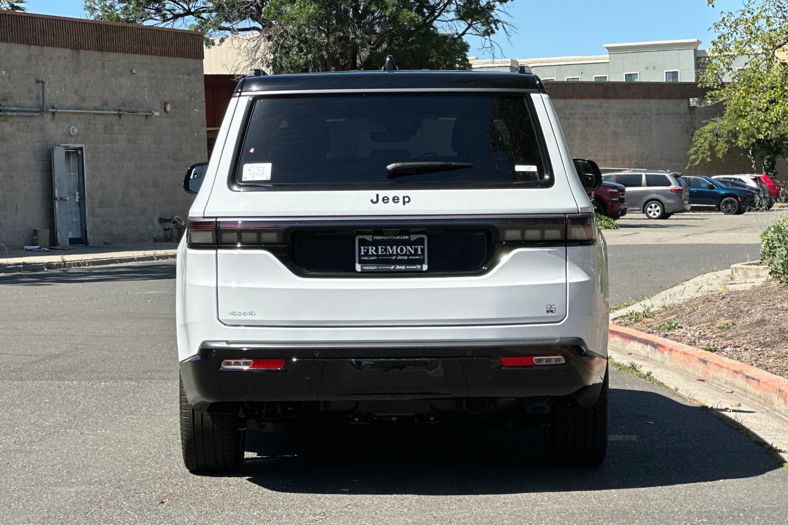 New 2026 Bright White Clear-Coat Exterior Paint Jeep 85th Anniversary Edition image 4