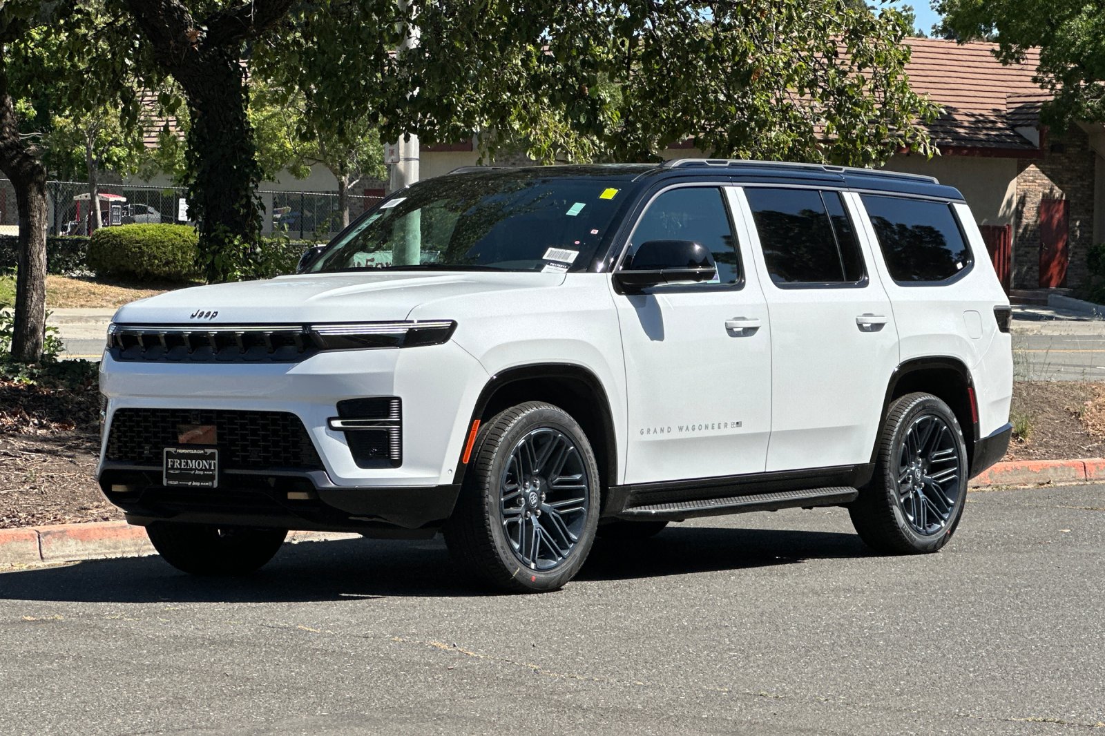 New 2026 Bright White Clear-Coat Exterior Paint Jeep 85th Anniversary Edition image 7