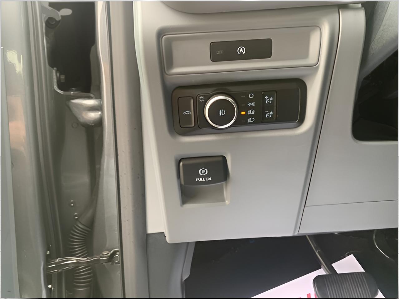 Used 2025 Gray Ford XLT image 4