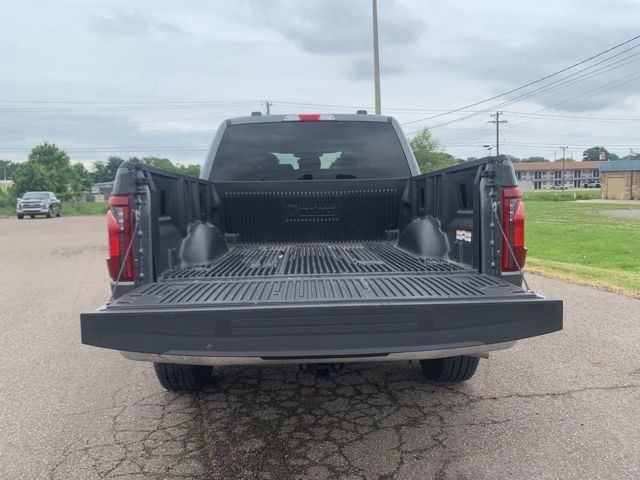 Used 2025 Gray Ford XLT image 18