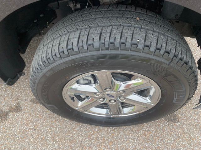 Used 2025 Black Metallic Ford XLT image 10