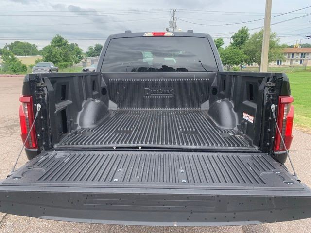 Used 2025 Black Metallic Ford XLT image 28