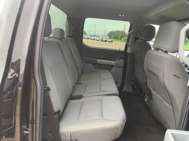 Used 2025 Black Metallic Ford XLT image 29