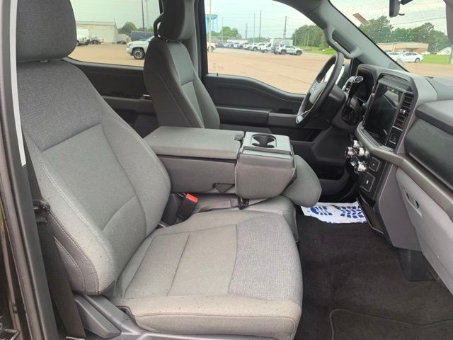 Used 2025 Black Metallic Ford XLT image 30