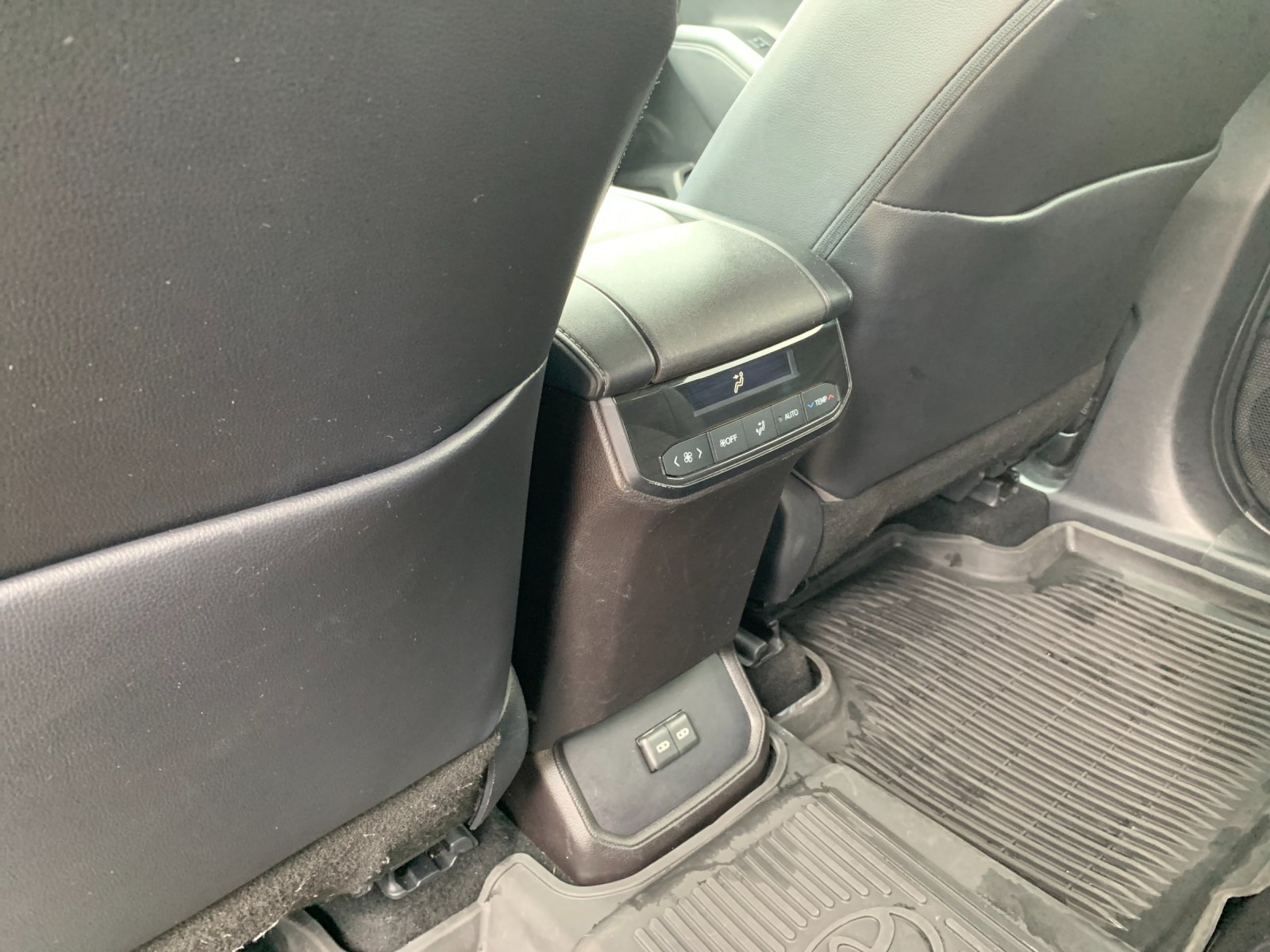 Used 2022 Silver Toyota XLE image 15