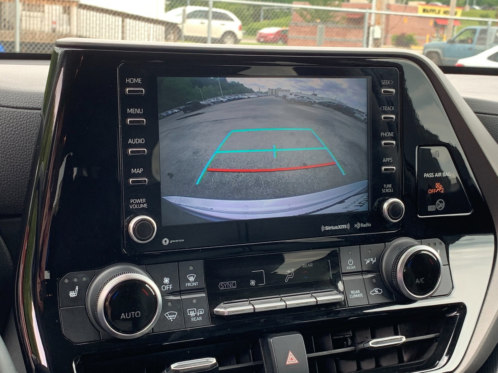 Used 2022 Silver Toyota XLE image 26