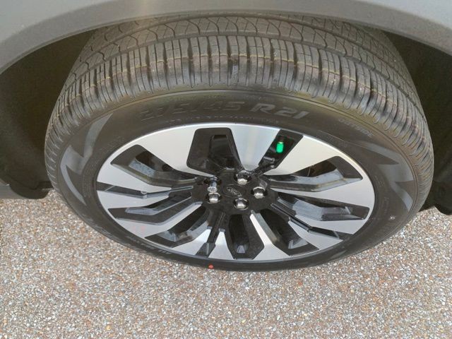 New 2026 Gray Ford Platinum image 10