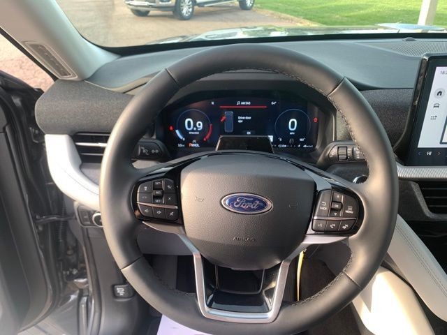 New 2026 Gray Ford Platinum image 16
