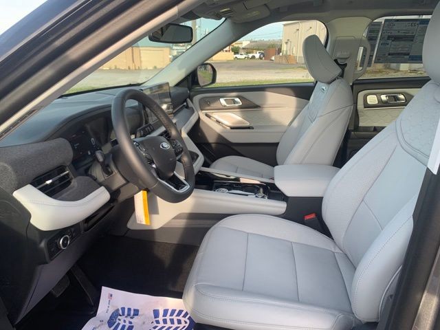 New 2026 Gray Ford Platinum image 24