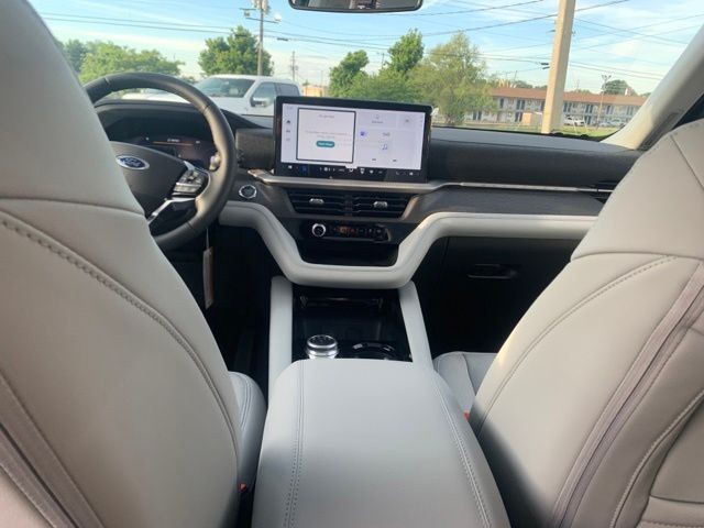 New 2026 Gray Ford Platinum image 27