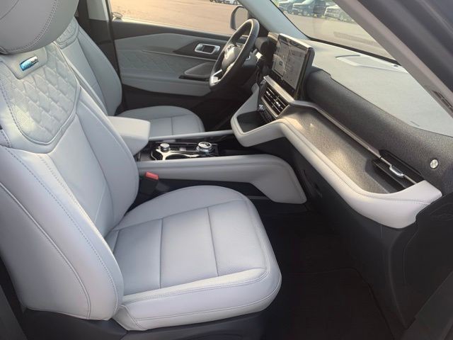 New 2026 Gray Ford Platinum image 32
