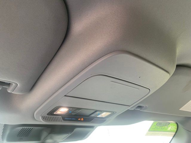 Used 2024 White Ford XLT image 18