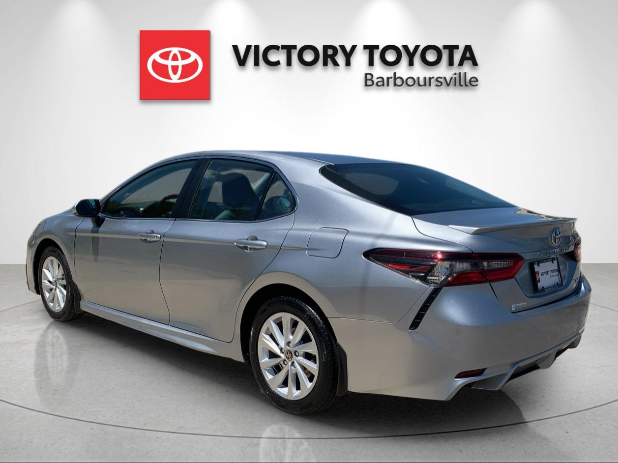 Used 2023 Silver Toyota SE image 3