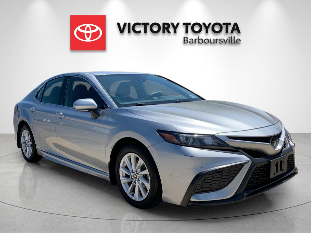Used 2023 Silver Toyota SE image 5
