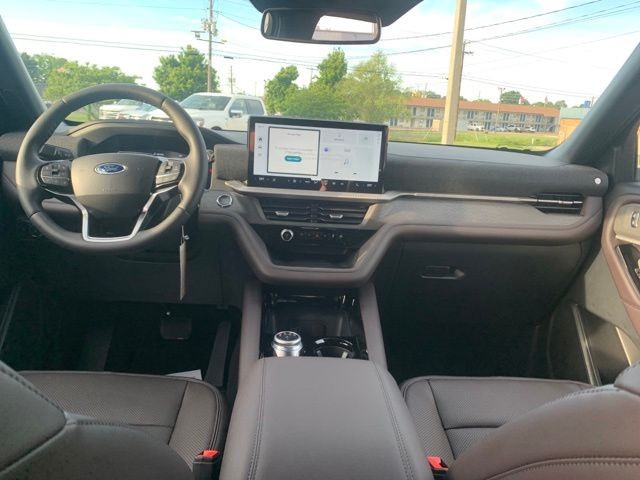 New 2026 Agate Black Metallic Ford Platinum image 26