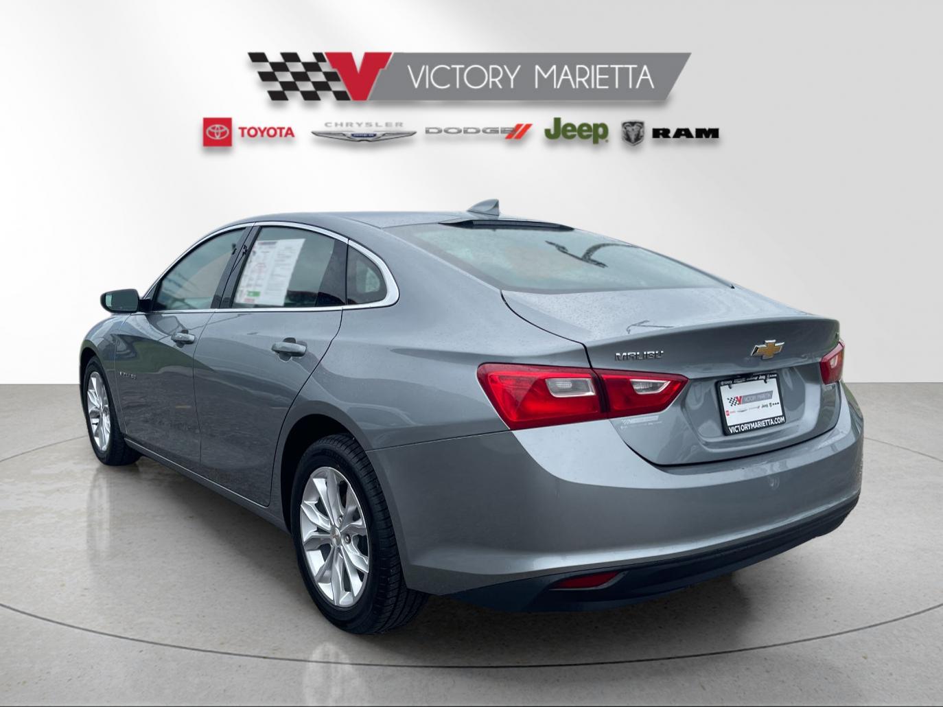 Used 2023  Chevrolet LT image 3