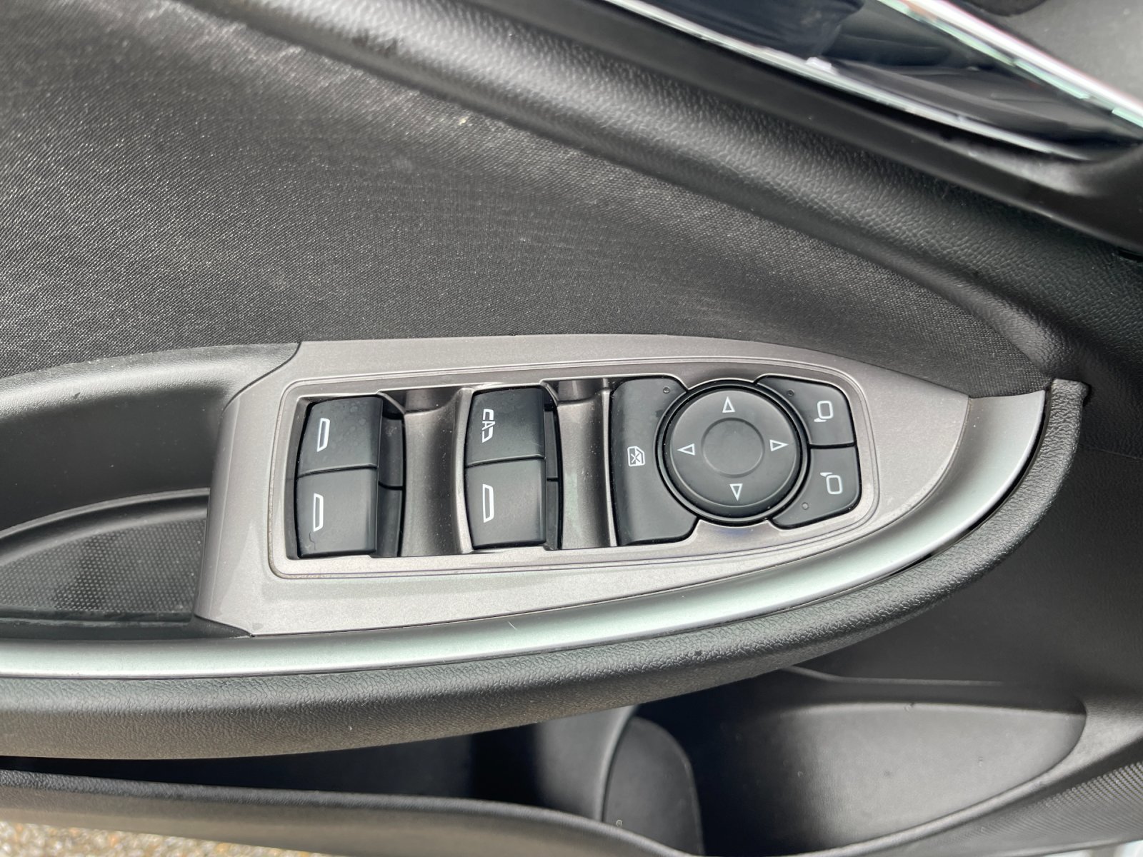 Used 2023  Chevrolet LT image 12
