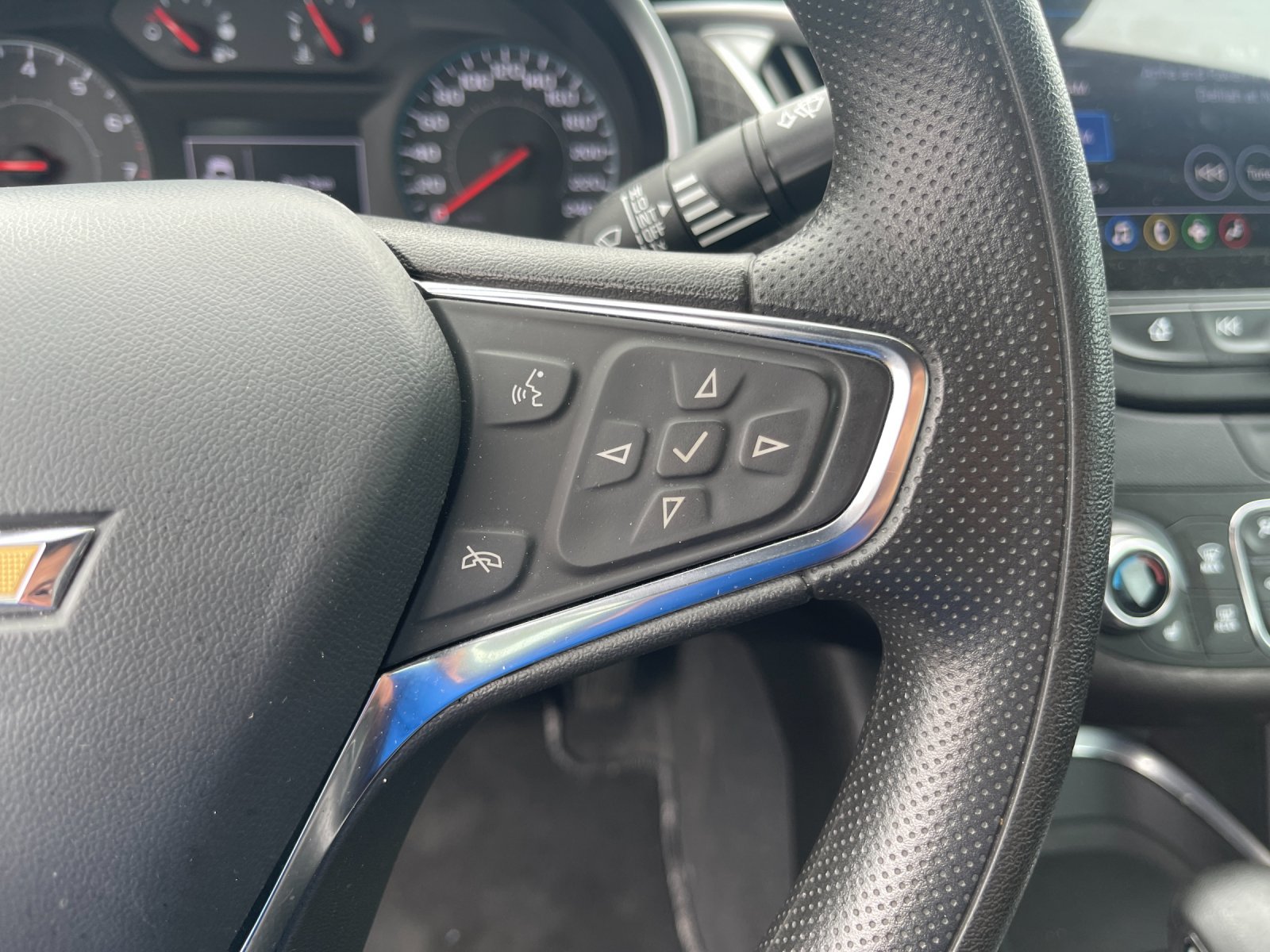 Used 2023  Chevrolet LT image 27