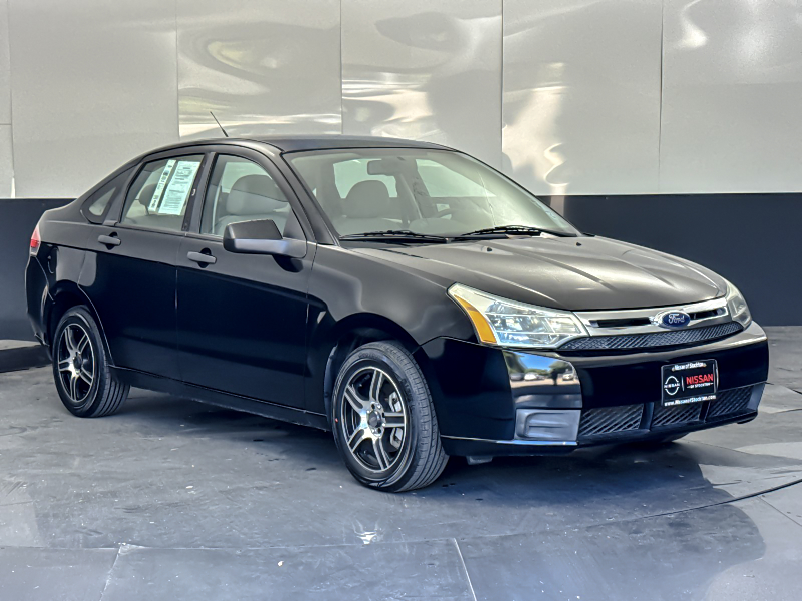2011 Ford Focus SE's photo