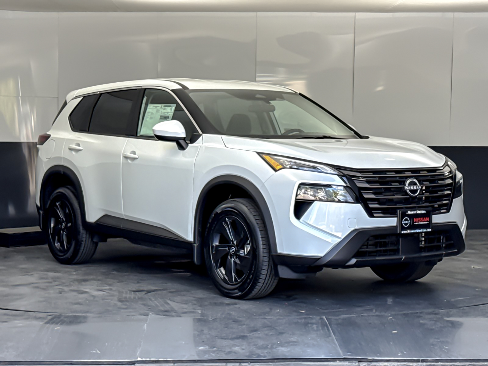 2026 Nissan Rogue SV FWD's photo