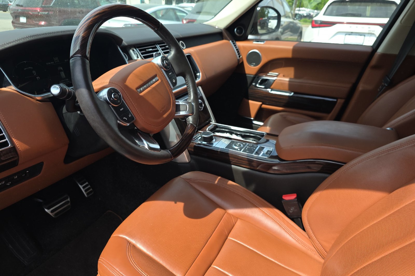 Used 2014 Santorini Black Metallic Land Rover 5.0L V8 Supercharged Autobiography image 11