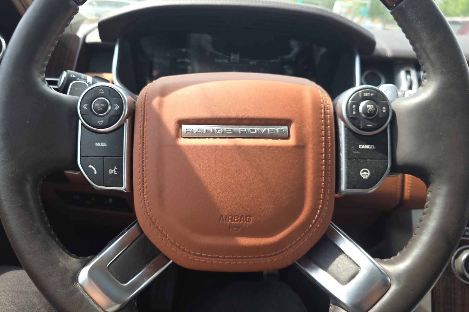 Used 2014 Santorini Black Metallic Land Rover 5.0L V8 Supercharged Autobiography image 23