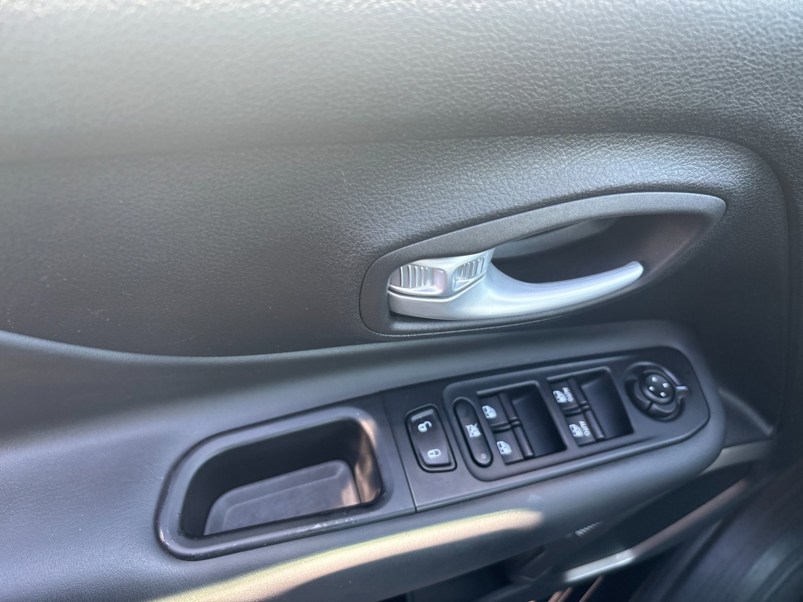 2023 Jeep Renegade Limited - Photo 12