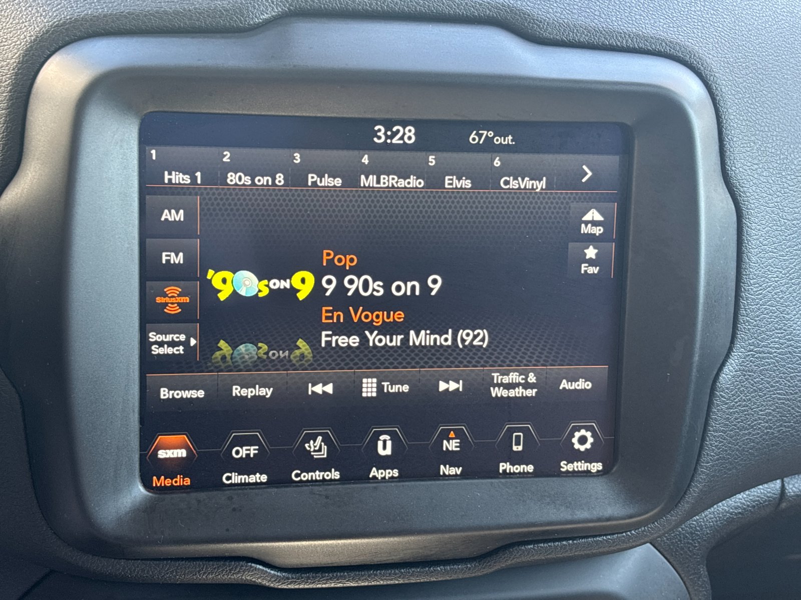2023 Jeep Renegade Limited - Photo 19