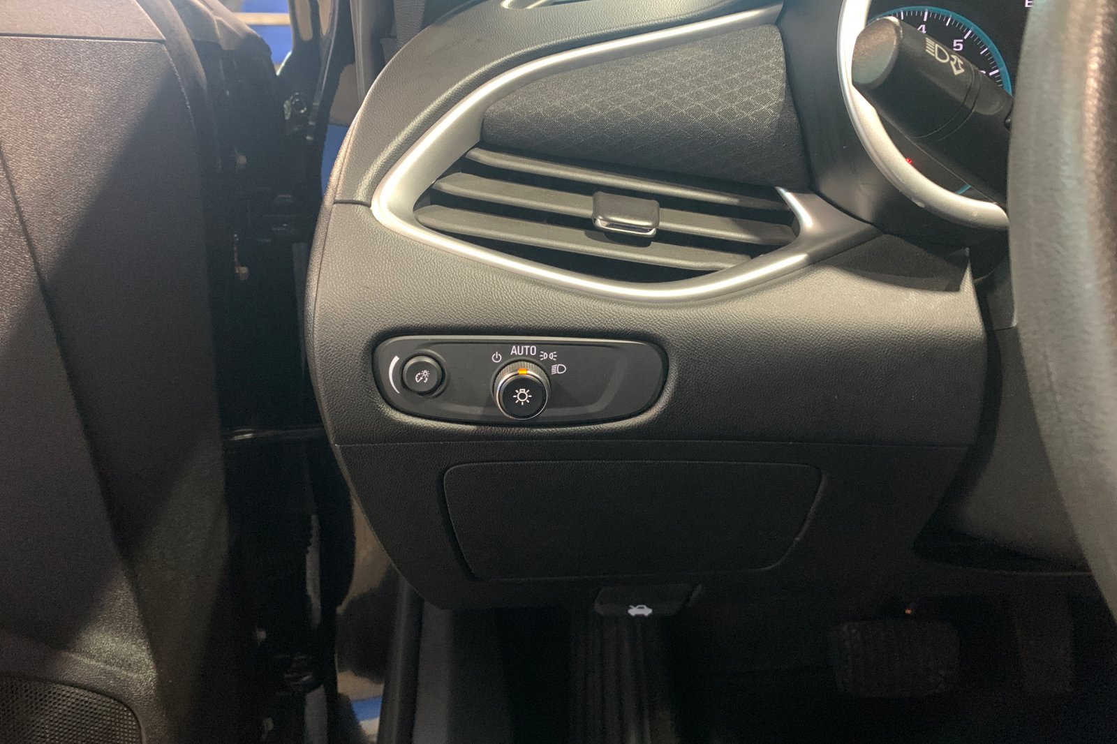Used 2024 Black Chevrolet LT image 30