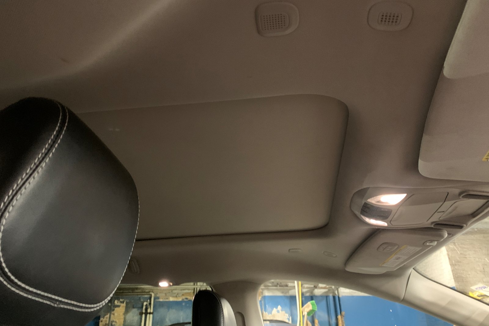 Used 2023 White Chrysler Limited image 20