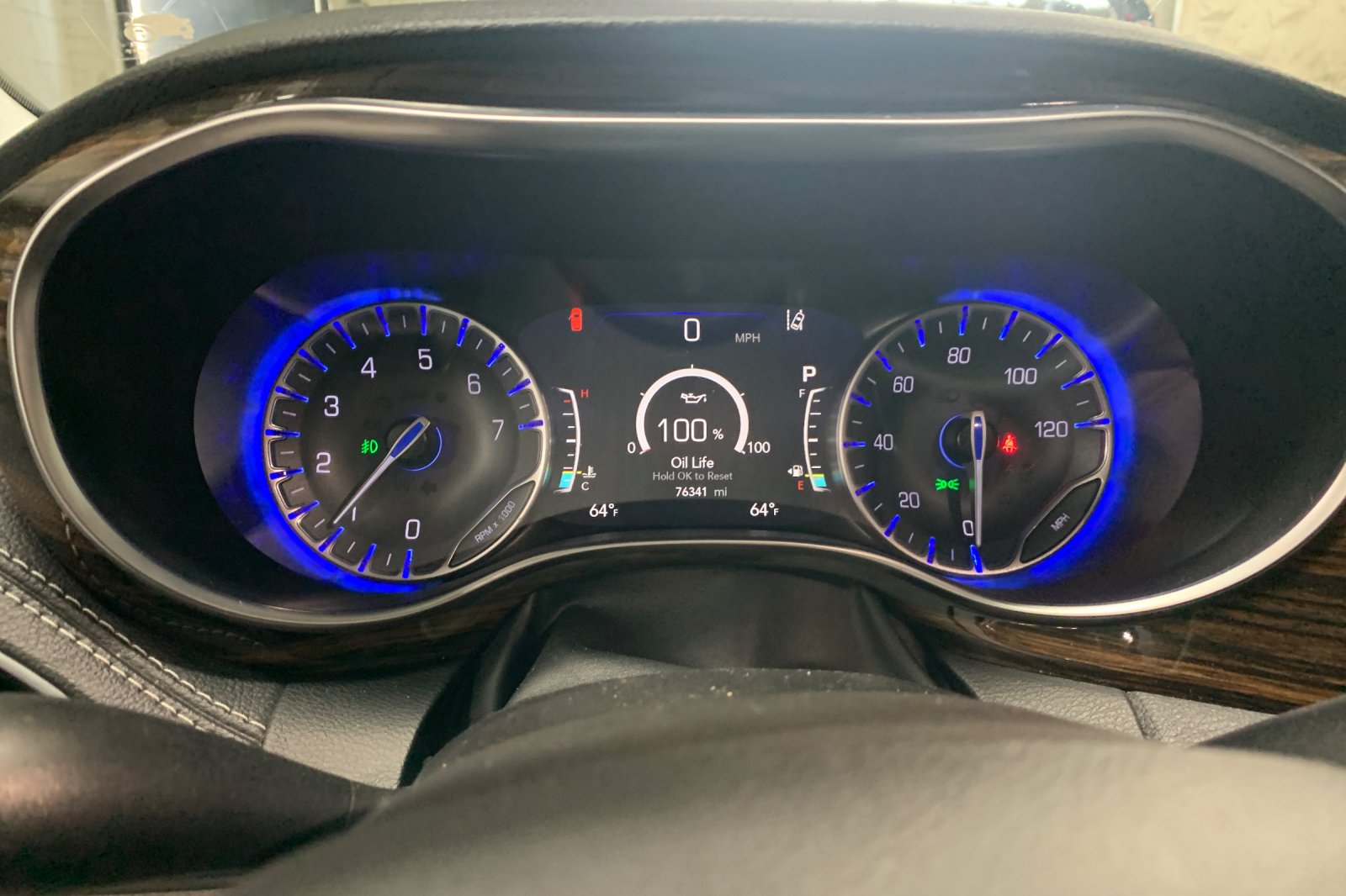 Used 2023 White Chrysler Limited image 30