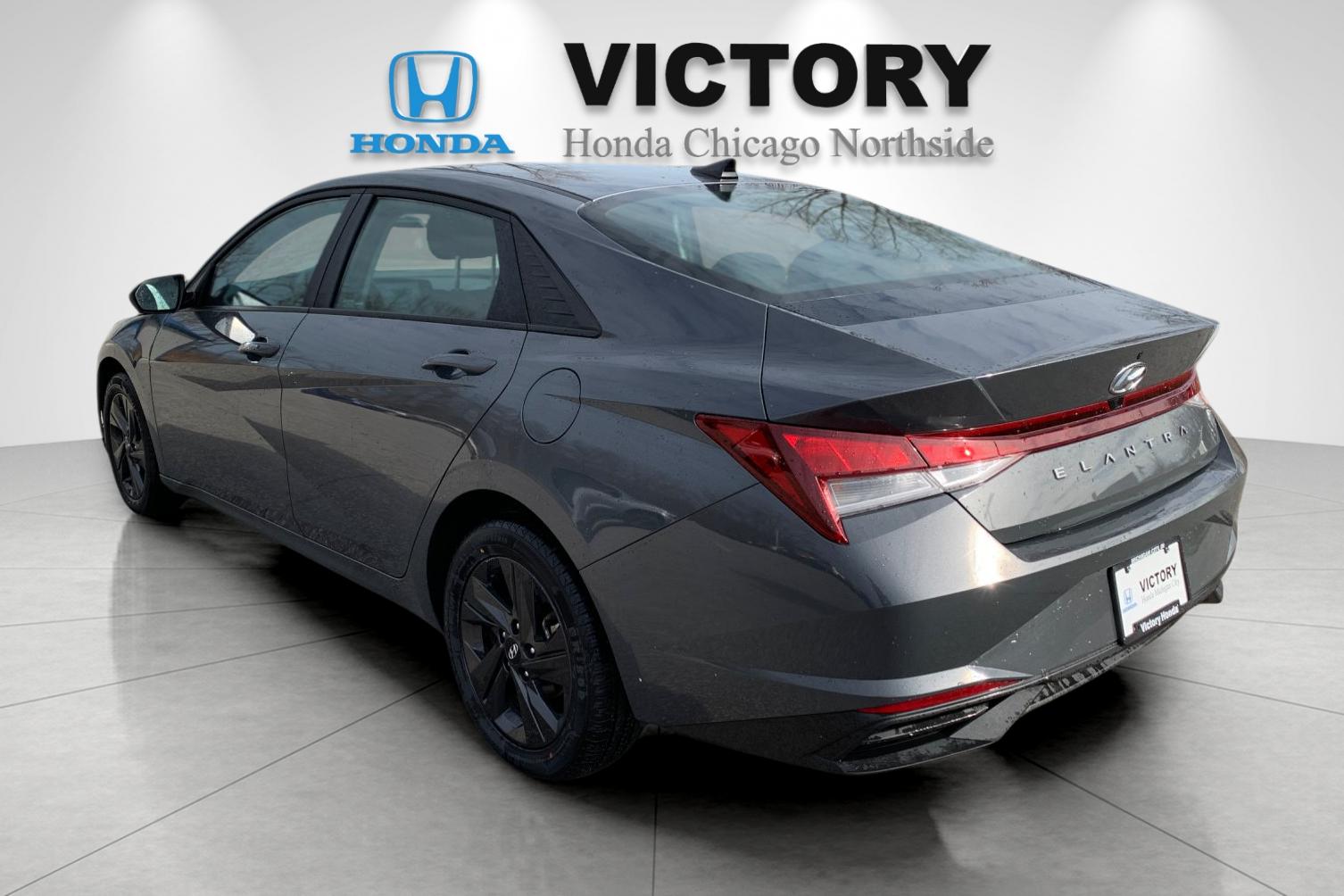 Used 2023 Gray Hyundai SEL image 3