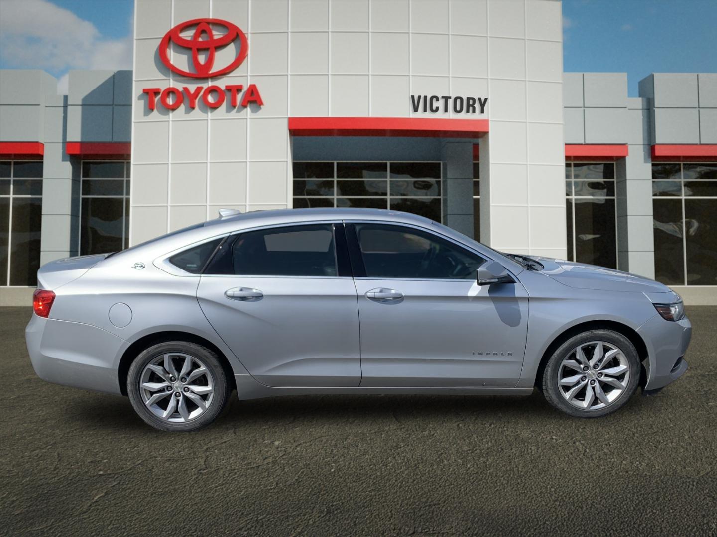 Used 2017 Chevrolet Impala 1LT with VIN 2G1105S36H9140962 for sale in Triadelphia, WV