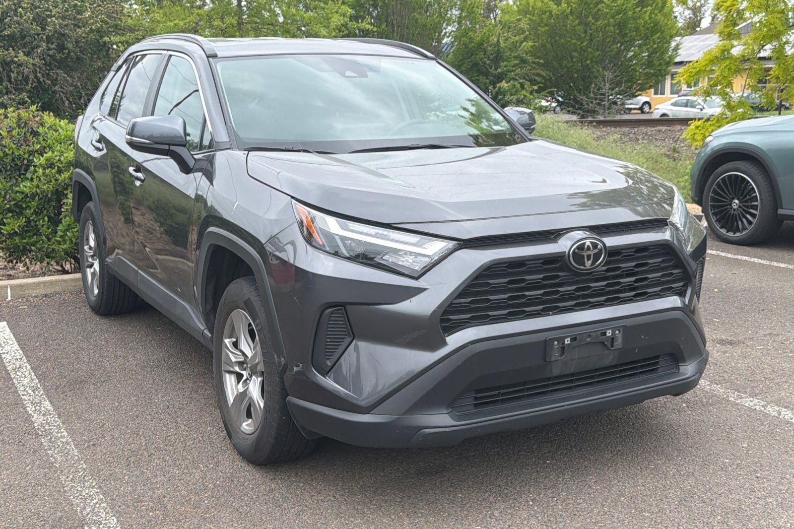 2024 Toyota RAV4 XLE FWD's photo