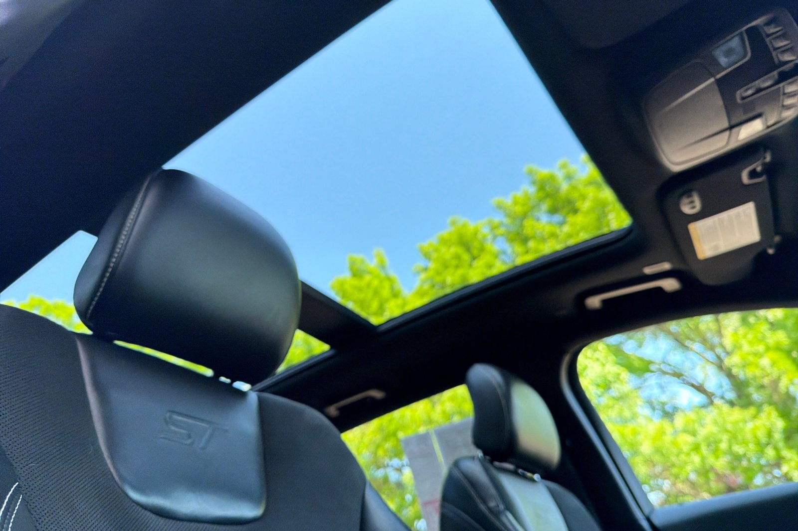 Used 2019 White Ford ST image 17