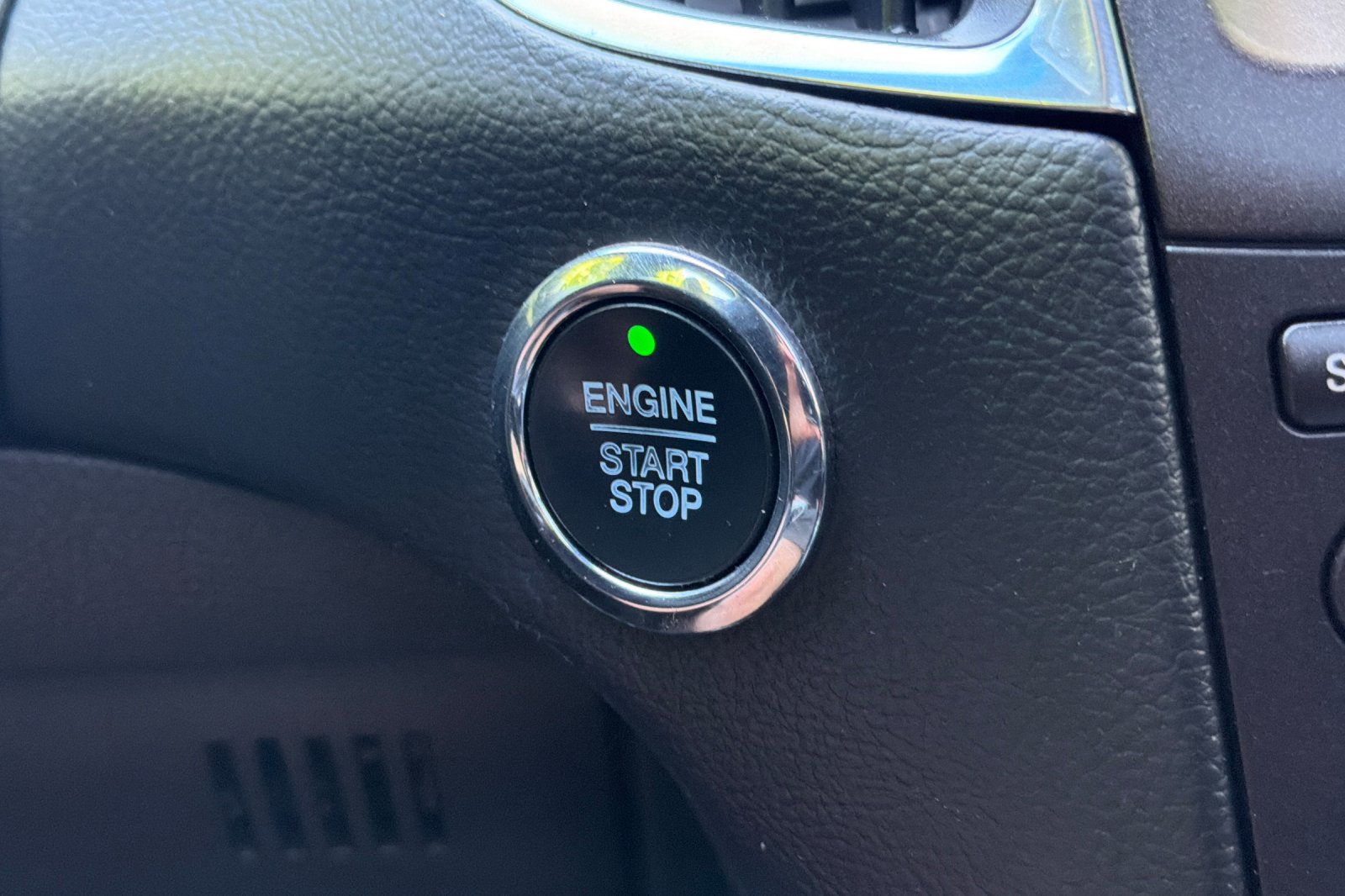 Used 2019 White Ford ST image 23