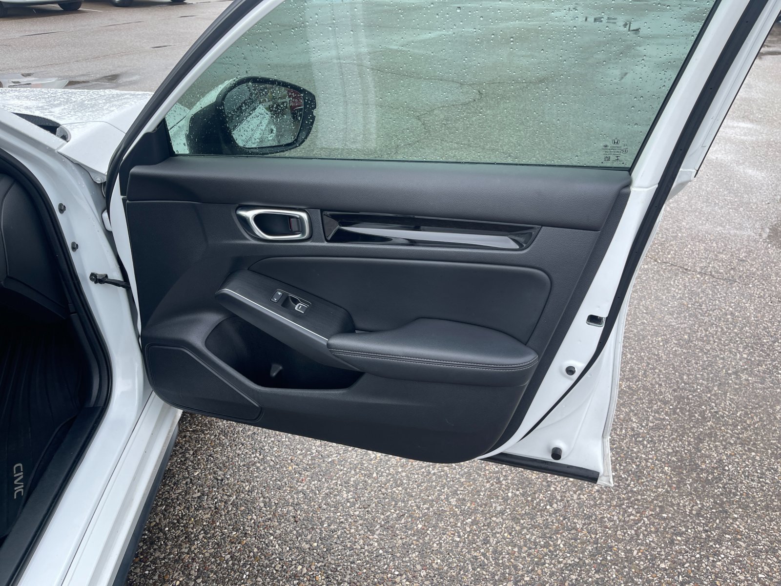Used 2022 White Honda Sport Touring image 17