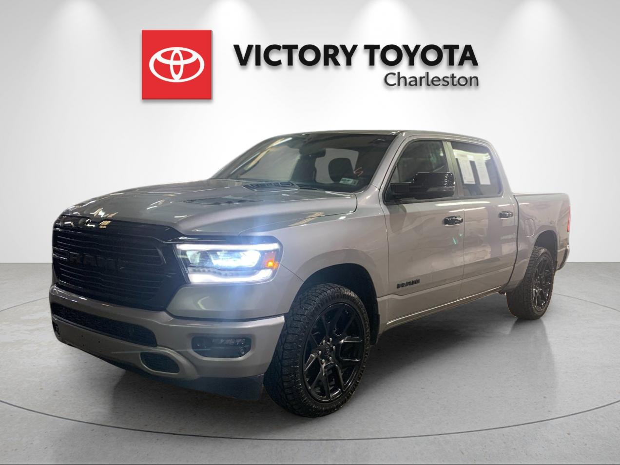 2024 RAM 1500 Laramie 4x4 Crew Cab 5'7's photo