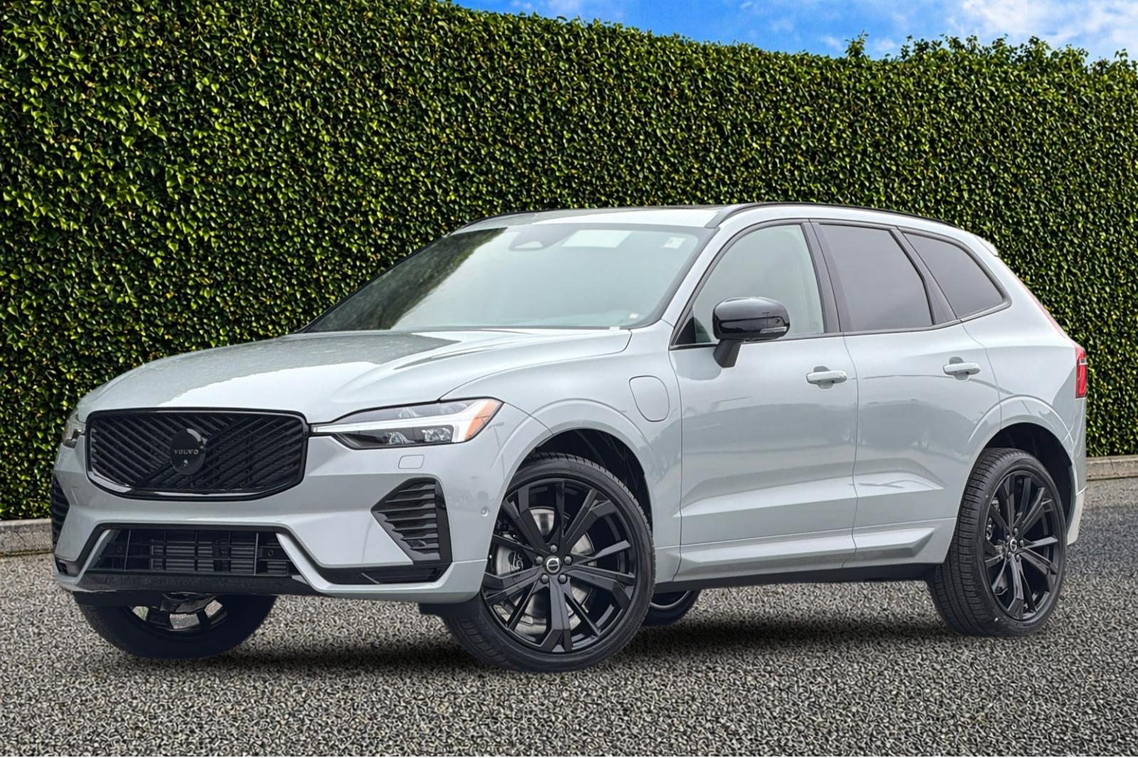 2026 Volvo XC60 T8 Ultra Black Edition Theme AWD's photo