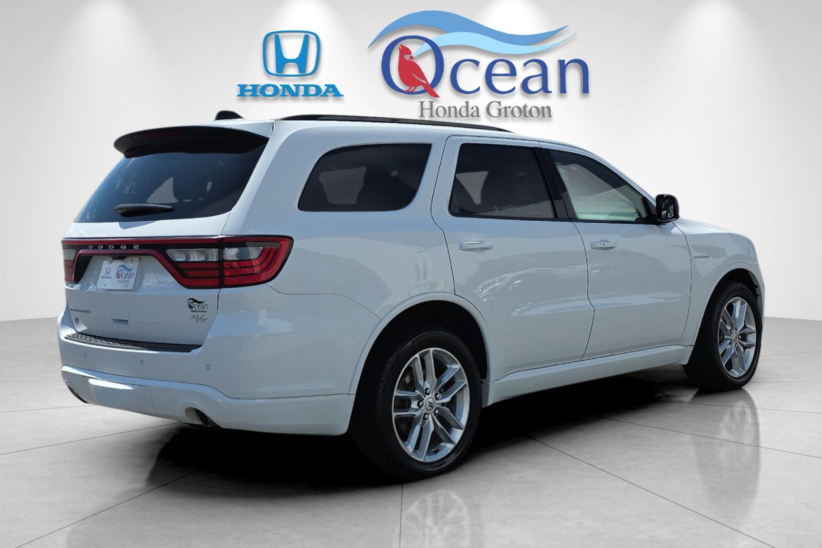Used 2025 White Knuckle Clearcoat Dodge R/T image 3