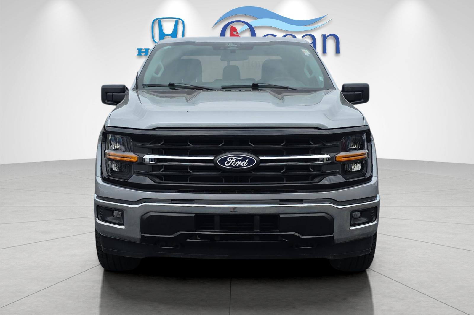 Used 2025 Iconic Silver Metallic Ford XLT image 8