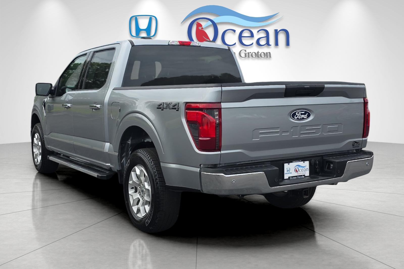 Used 2025 Iconic Silver Metallic Ford XLT image 5